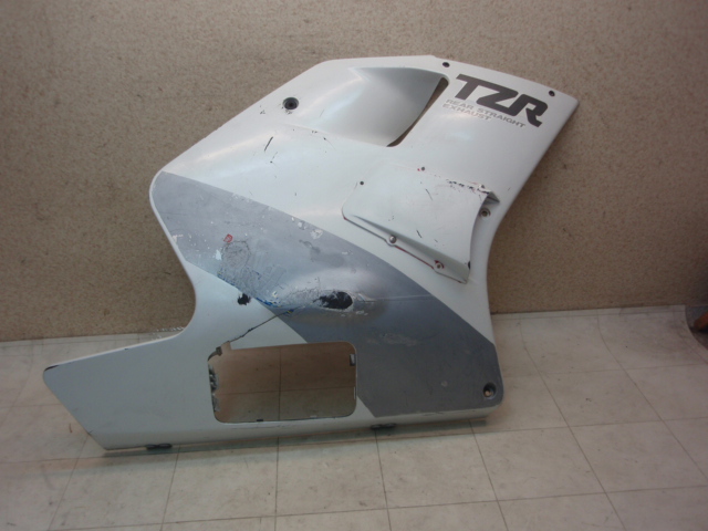 TZR250 アンダーカウル右 3MA-0044
