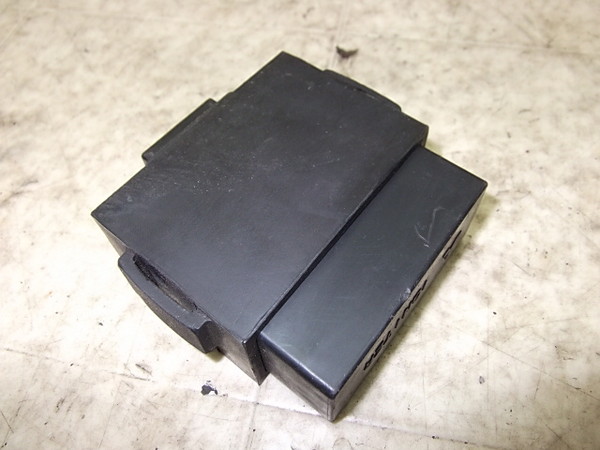 GPX750R CDI ZX750F-0010