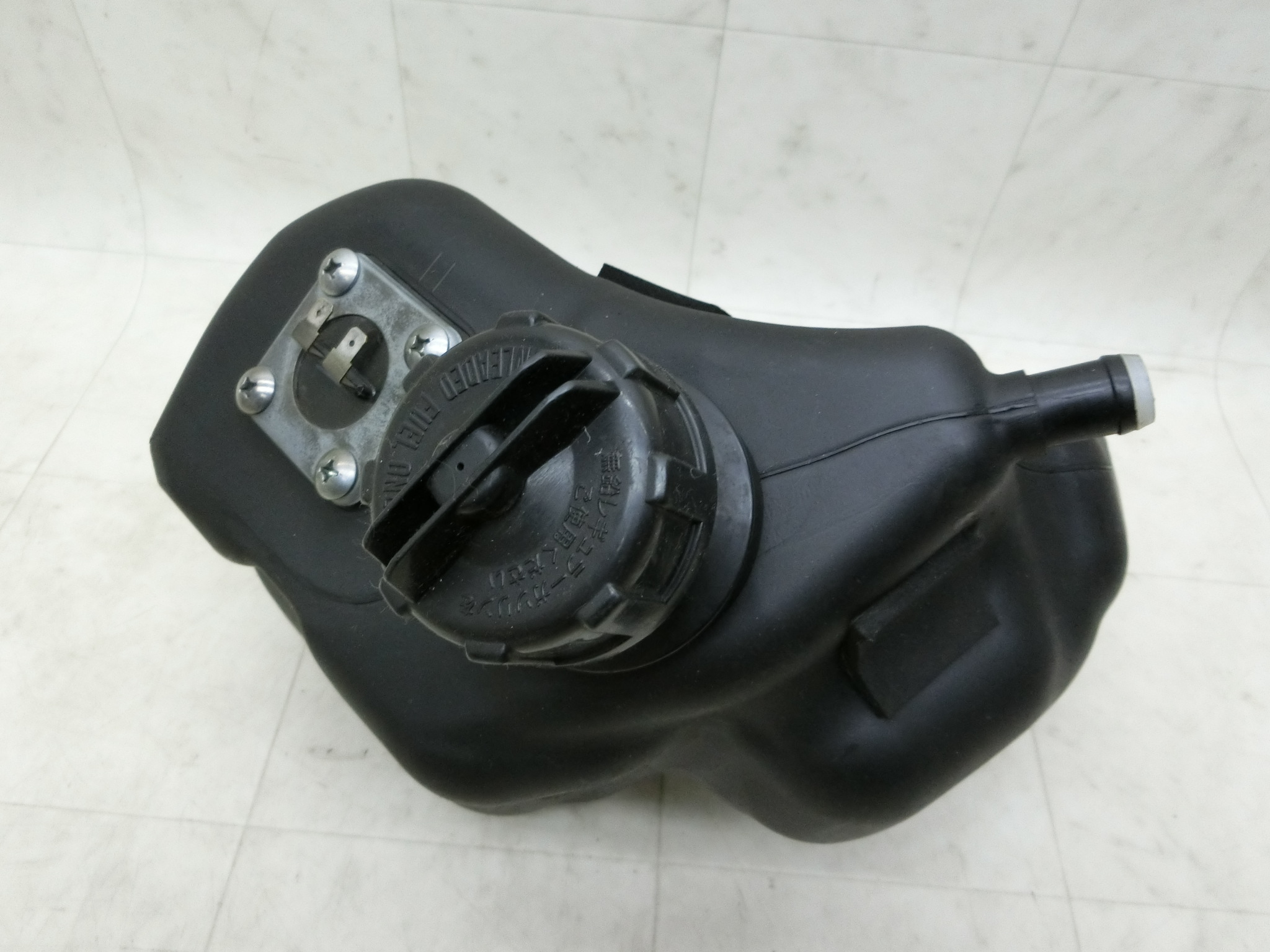 bc4/ Let's4 UZ50D   K\^N  CA45A-3038