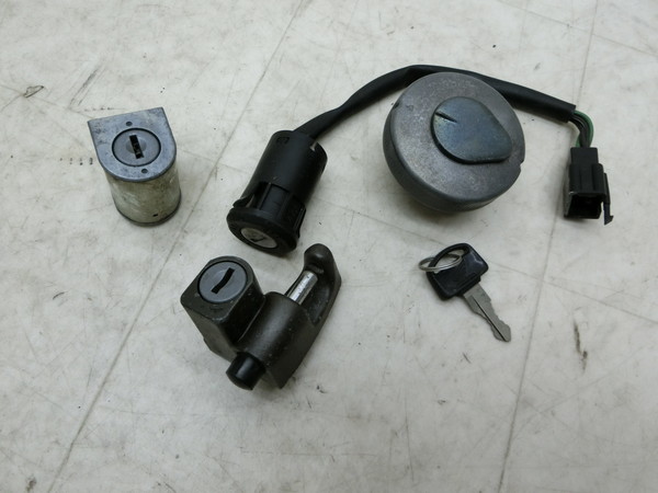 Ju70(12V)/ CUSTOM70/ X[p[Ju/ Super CUB70 JX^  L[Zbg CL[,^NLbvL[,nhbNL[,bgz_[L[L[1{, C70-1500