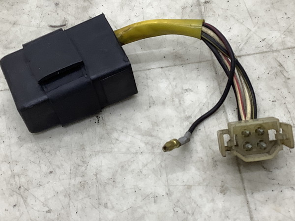 ベルーガ50(6V)/ BELUGA CV50E  純正実動, スターターリレー/ コントロール リレー バッテリー 電装  14T-MO-20422 5G6-3079