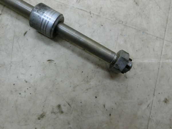 スーパーカブ50(6V)/ CUB50/ カブ50/ Super cub50  フロントアクスルシャフト/ ホイール アクスル シャフト  C50-1237