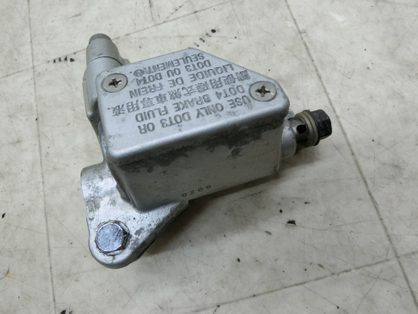 SYM/ Umi100 C100   tg}X^[V_[/ tgu[L/ }X^[V_[/ u[L 11mm/ RFGHU10W7BS-0012