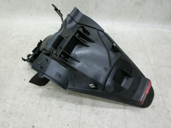 SYM/ Umi100 海100   リアフェンダー/ リアカバー/ リア泥よけ/ カバー フェンダー  80100-A7A RFGHU10W7BS-0012