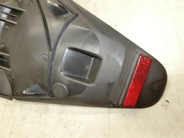 SYM/ Umi100 海100   リアフェンダー/ リアカバー/ リア泥よけ/ カバー フェンダー  80100-A7A RFGHU10W7BS-0012