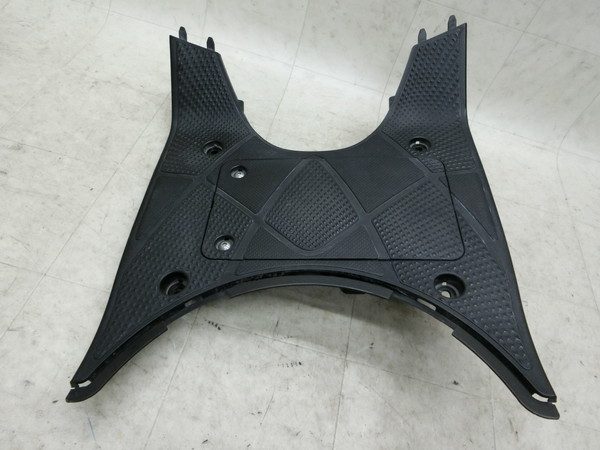 アドレスV50/ ADDRESSV50 UZ50XL   ステップボード/ ステップ カウル カバー/ フロアカウル  48121-32G50 CA44A-1153