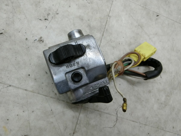 バーディー50(12V)/ Birdie50 FB50   スイッチボックス左/ ハンドルスイッチ左/ スイッチ左  BA41A-2432