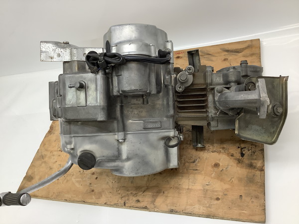 バーディー50(12V)/ Birdie50 FB50   エンジン実動/空冷,4st,キャブ,ロータリー/単気筒3速/圧縮:1.5mpa/エンジンNo:A401-243315  BA41A-2432