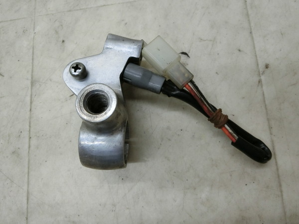 アドレスV125S/ ADDRESSV125S/ UZ125S   リアブレーキレバーホルダー左/ レバーホルダー/ ブレーキ ホルダー レバー  CF4MA-1633