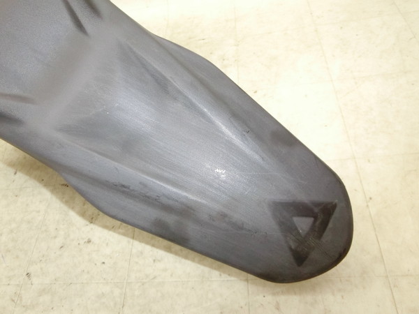 アドレスV125S/ ADDRESSV125S/ UZ125S   リアフェンダー/ リアカバー/ リア泥よけ/ カバー フェンダー  63111-04J00 CF4MA-1633