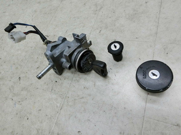 }WFXeB125/ MAJESTY125  L[Zbg L[1{, LPRSE2710BA-1585