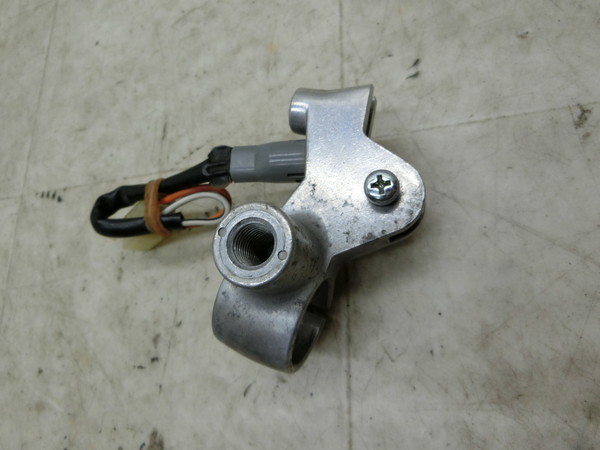 レッツ4 バスケット/ UZ50BL Let's4 basket ハンドルホルダー右/ ブレーキ レバー ホルダー/ ミラーホルダー CA43A-1194