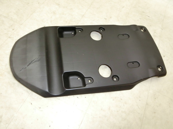 スーパーカブ50プロ(12V)/ Super Cub50 Pro NBC50BN リアトップカバー/ リアカバー/ リアキャリカバー 81300-KZV-J000 AA04-3005