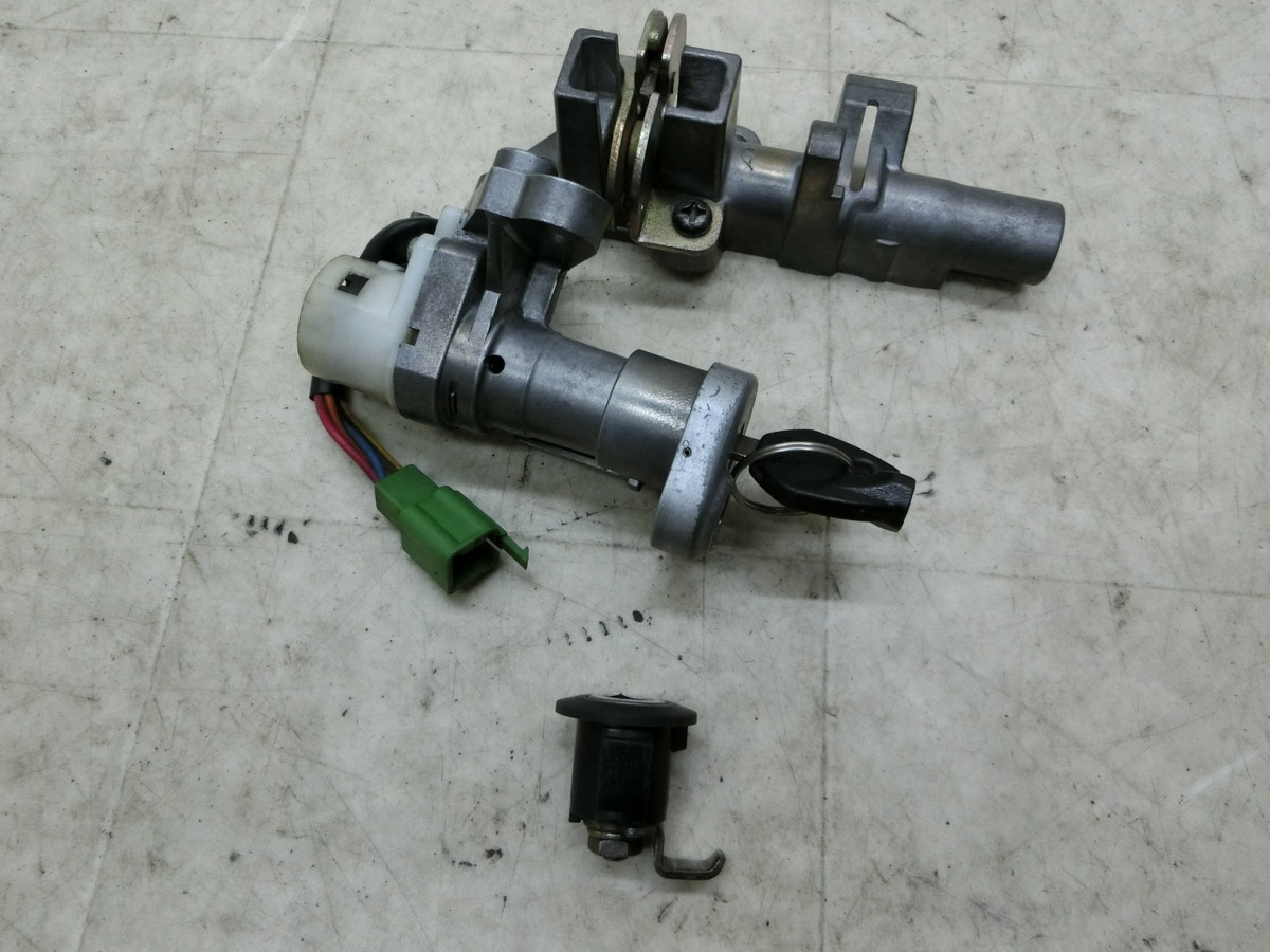 ZZ50/ AZ50RY �W�[�c�[   �L�[�Z�b�g/ ���C���L�[/ �C�O�j�b�V���� �X�C�b�` �����L�[1�{, CA1PB-1032