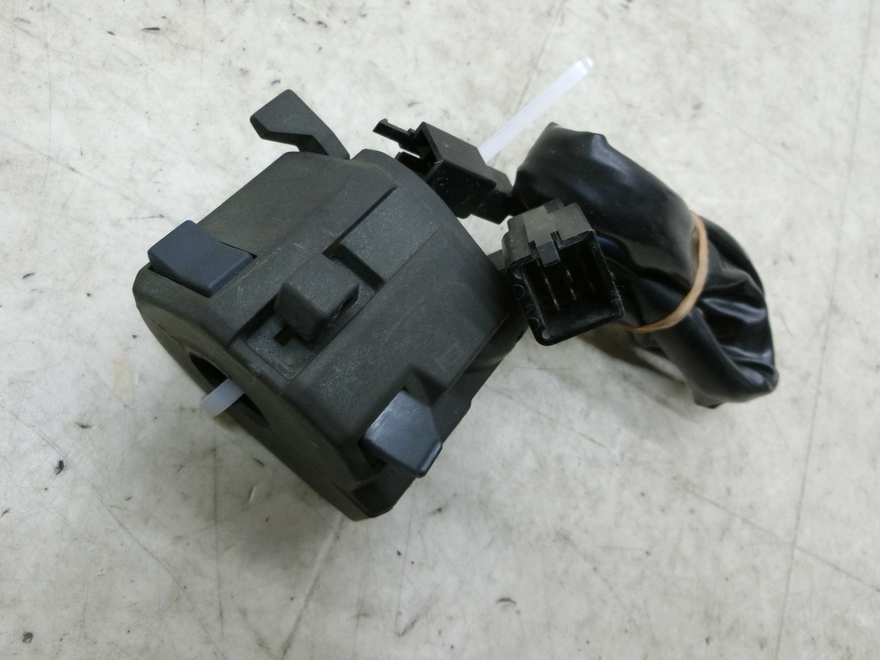 ZZR250/ ZZ-R250  �X�C�b�`�{�b�N�X��/ �n���h���X�C�b�`��/ �X�C�b�`��  EX250H-A007