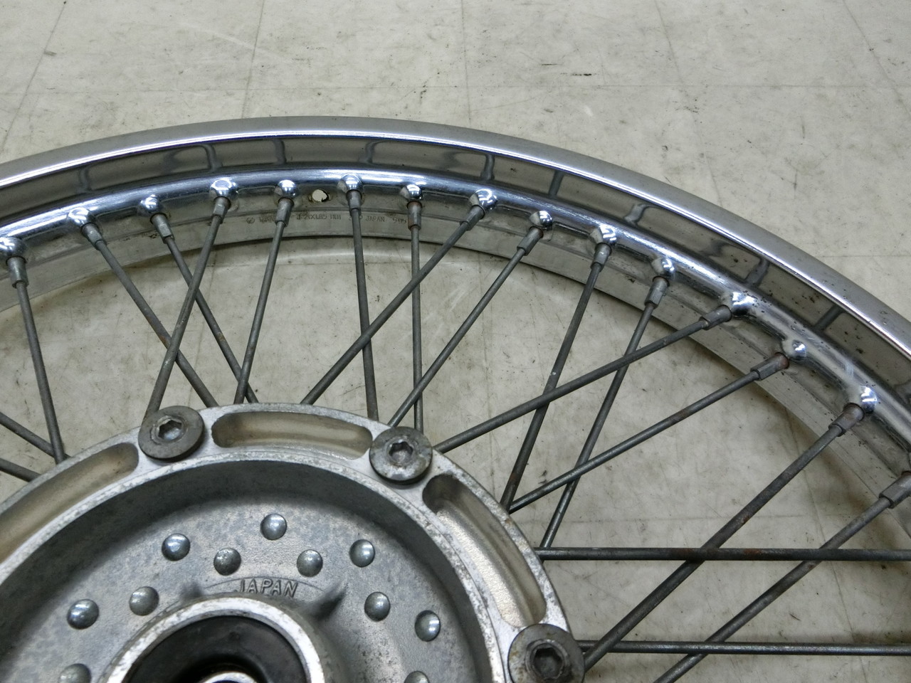 �o���J��400/ VULCAN400  �t�����g�z�C�[�� �z�C�[���C���`21�C���` �t�����g 21F VN400A-0029