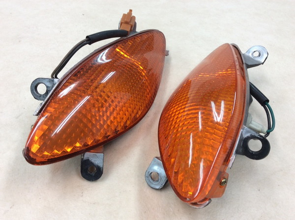 グランドアクシス100/GRANDAXIS 純正 フロントウインカー左右/ ウインカー  SB01J-1068