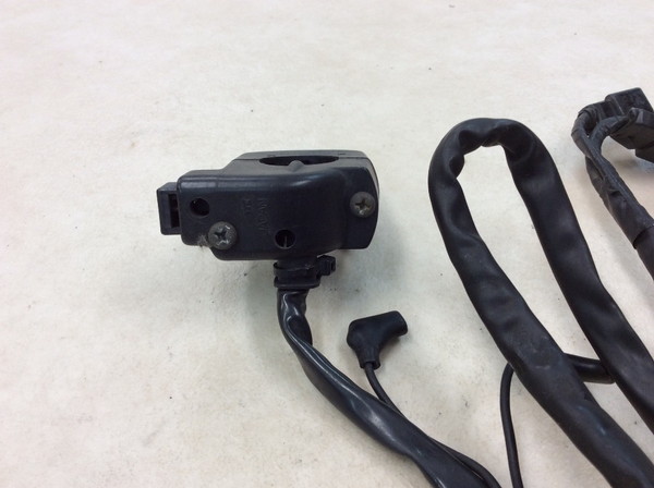 CBR250RR  キルスイッチ/ハンドルスイッチ右/エンジンオンオフスイッチ  MC22-1020