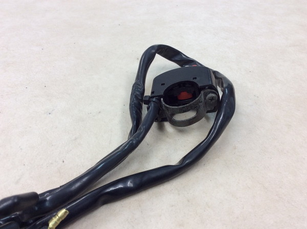 XLR250R  キルスイッチ/ハンドルスイッチ右/エンジンオンオフスイッチ  MD22-2102
