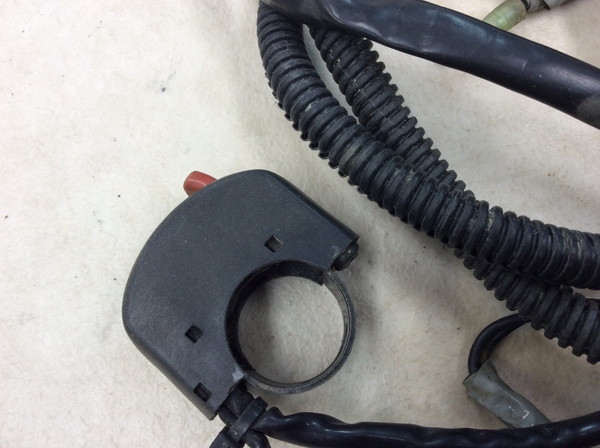 CRM250R  キルスイッチ/ハンドルスイッチ右/エンジンオンオフスイッチ  MD24-1005