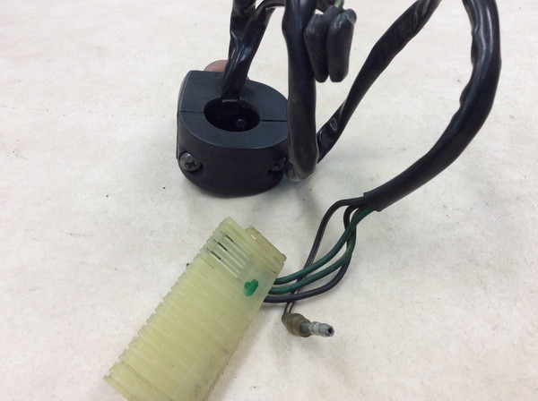 MTX200R  キルスイッチ/ハンドルスイッチ右/エンジンオンオフスイッチ  MD07-