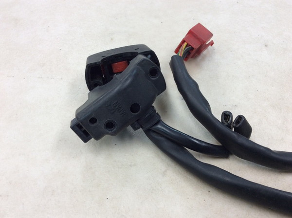 CBR250R  キルスイッチ/ハンドルスイッチ右/エンジンオンオフスイッチ  MC17-1066