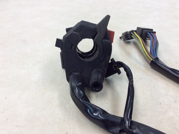 GPZ400R  スイッチボックス左/ハンドルスイッチ左  ZX400D-3013