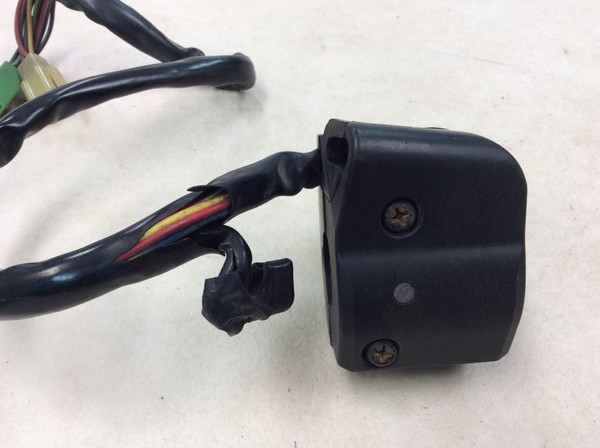 GPZ400R  スイッチボックス右/ハンドルスイッチ右  ZX400D-0284