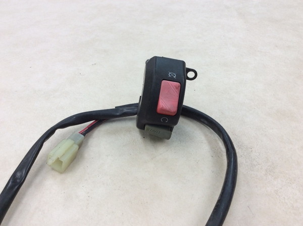 セロー225/SEROW キルスイッチ/ハンドルスイッチ右/エンジンオンオフスイッチ 4JG-113