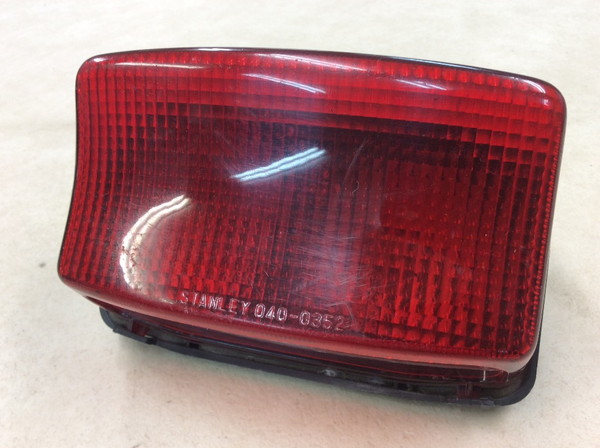 CB400SF テールランプ STANLYEY040-0352 NC31-