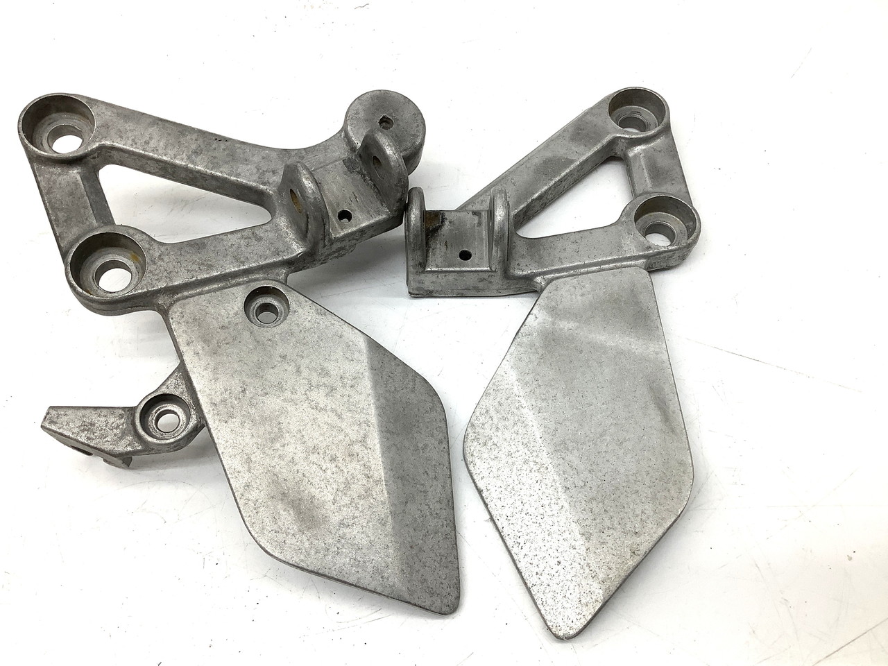 VT250�X�p�[�_/ SPADA  �t�����g�X�e�b�v�X�e�[���E/ ���C���X�e�b�v�X�e�[���E  MC20-1008