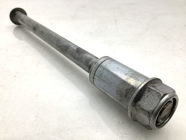 スペイシー100/ SPACY/スペーシー  フロントアクスルシャフト/ ホイール アクスル シャフト  JF13-110