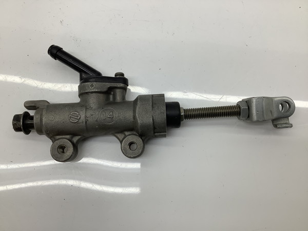 VRX400  リアマスターシリンダー/ リアブレーキ/ マスターシリンダー/ ブレーキ  NC33-100