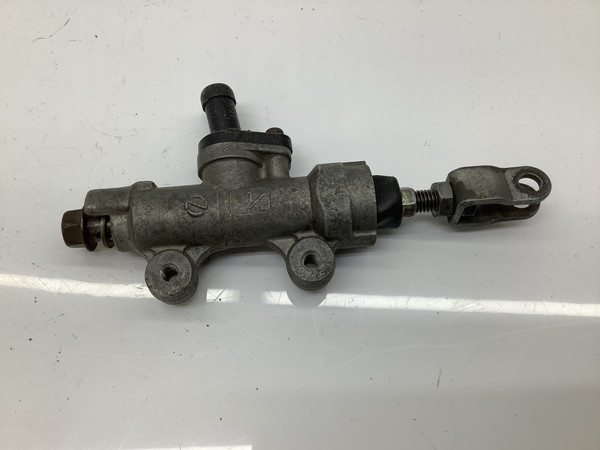 CBR250R  リアマスターシリンダー/ リアブレーキ/ マスターシリンダー/ ブレーキ  MC17-1024