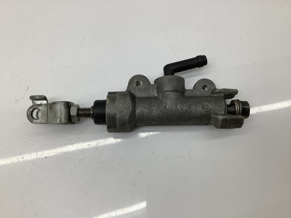 CRM250AR  リアマスターシリンダー/ リアブレーキ/ マスターシリンダー/ ブレーキ  MD32-110