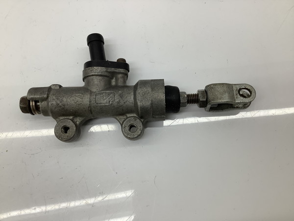 CBR250R  リアマスターシリンダー/ リアブレーキ/ マスターシリンダー/ ブレーキ  MC17-1013