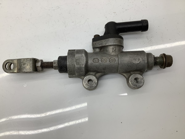 CBR400R-1  リアマスターシリンダー/ リアブレーキ/ マスターシリンダー/ ブレーキ  NC23-1009