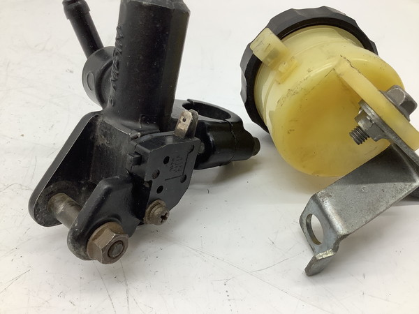 GSX-R750-4/ GSXR750  �t�����g�}�X�^�[�V�����_�[  GR7BC-1010