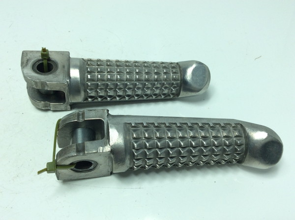 GSX-R400/ GSXR400 タンデムステップ左右 GK76A-1034