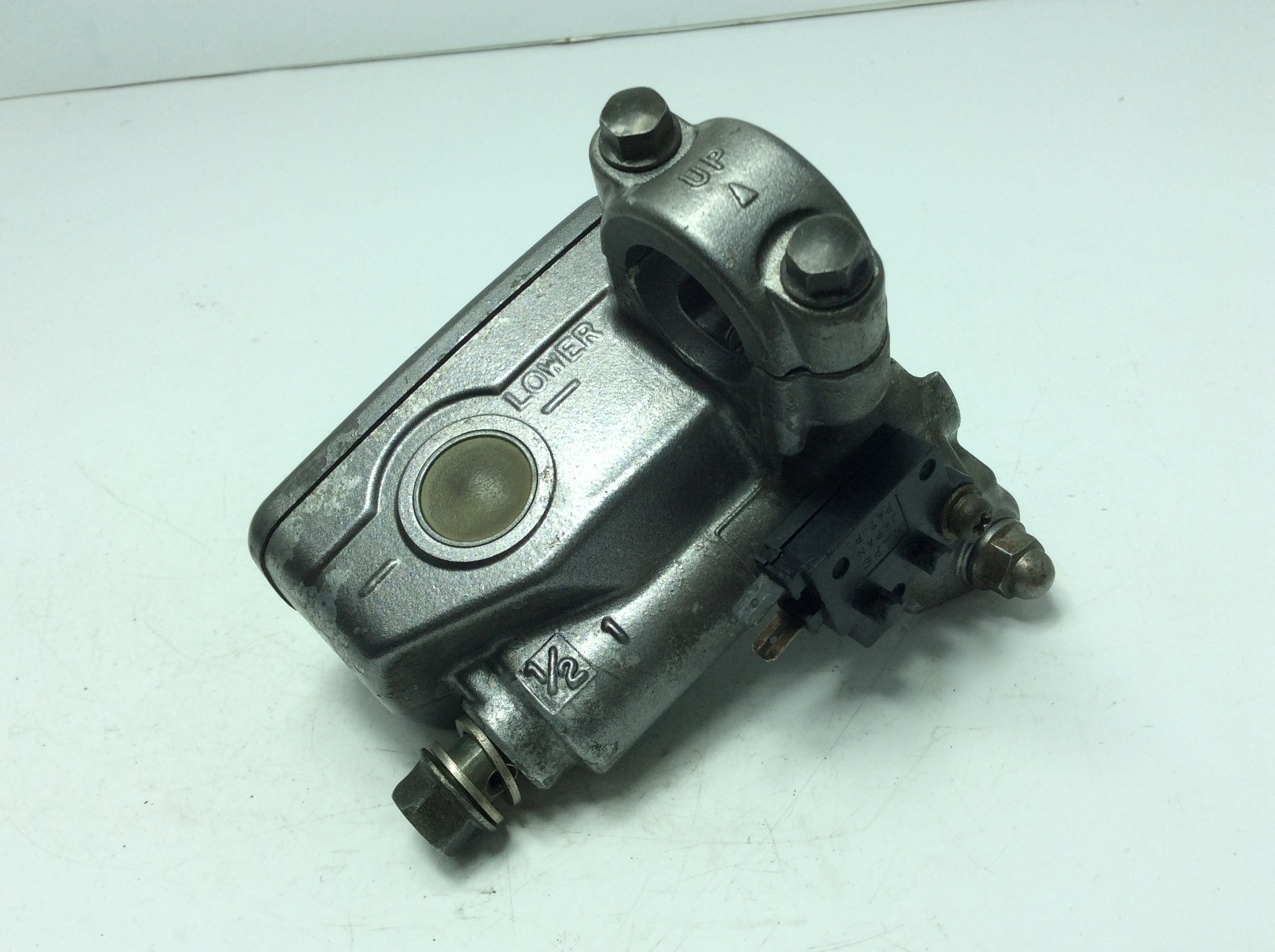 CBR750  �t�����g�}�X�^�[�V�����_�[  RC27-1005