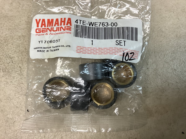 純正新品 ヤマハ マジェスティ125(5CA) ウエイトローラーセット    4TE-WE763-00