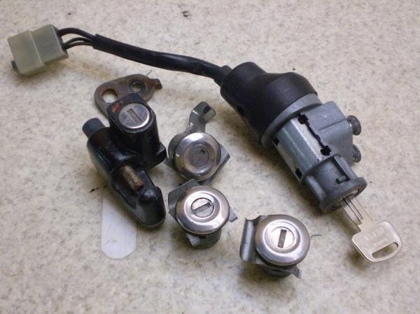 t[W250(12V) L[Zb