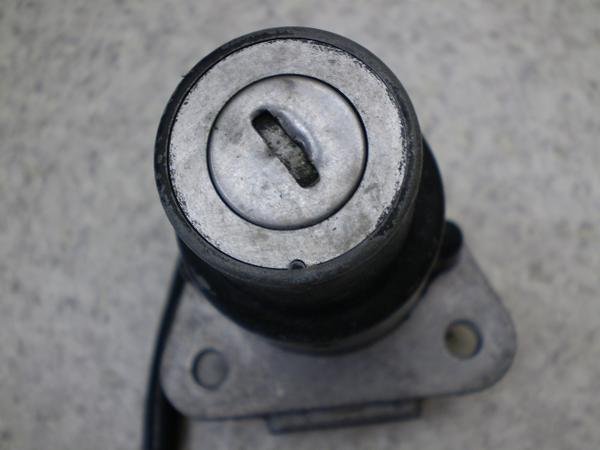 Z[225 L[Zbg 1KH-047